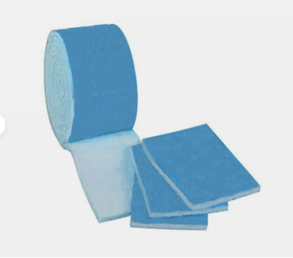 Rollo de medios filtro de aire azul y blanco 20 pies de poliéster MERV6 - 25" de ancho.