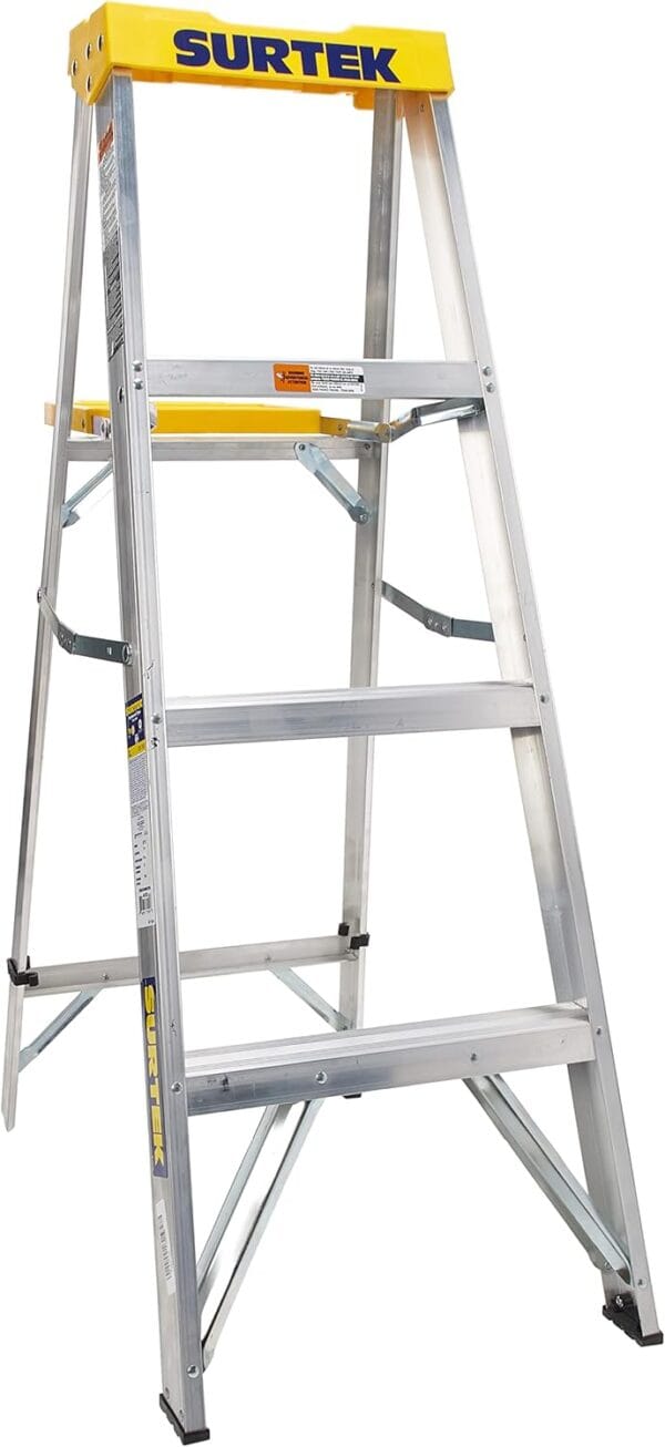 Escalera de tijera tipo III de aluminio y tapa plástica con 3 peldaños. Marca Surtek.Escalera de tijera tipo III de aluminio y tapa plástica con 3 peldaños. Marca Surtek. - Image 2
