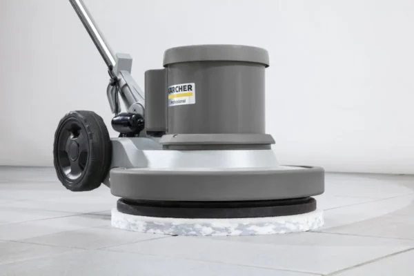 Pulidora de pisos monodisco, bailarina abrillanta. Marca Karcher, Modelo BDS 43/150 C. - Image 3